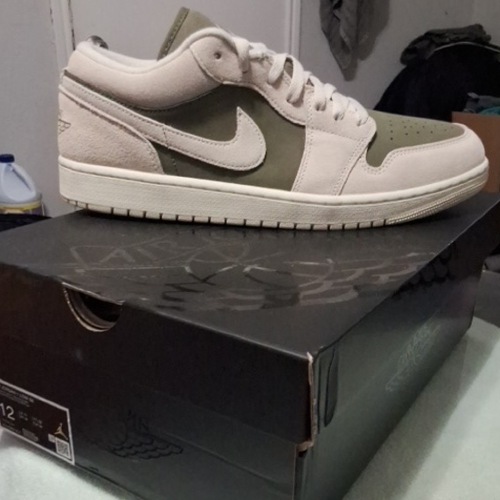 Jordan Men's Olive and Cream Sneakers